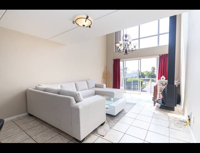 1 BEDROOM SECTIONAL TITLE SOLD IN PARKLANDS